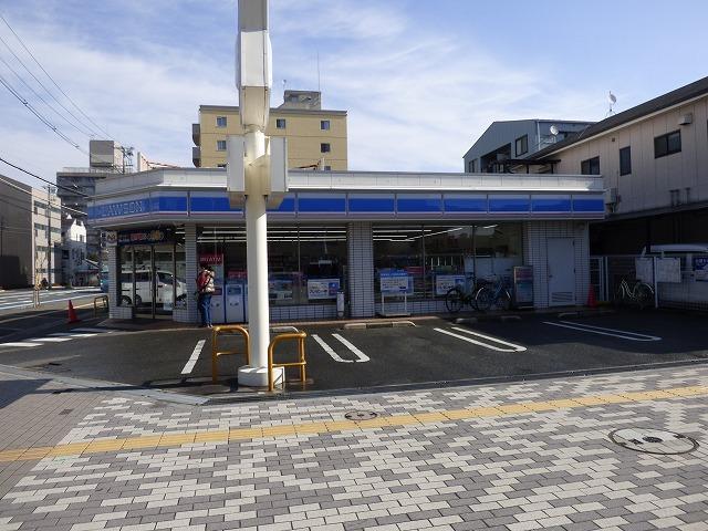 コンビニ　ローソン（コンビニ）まで682m