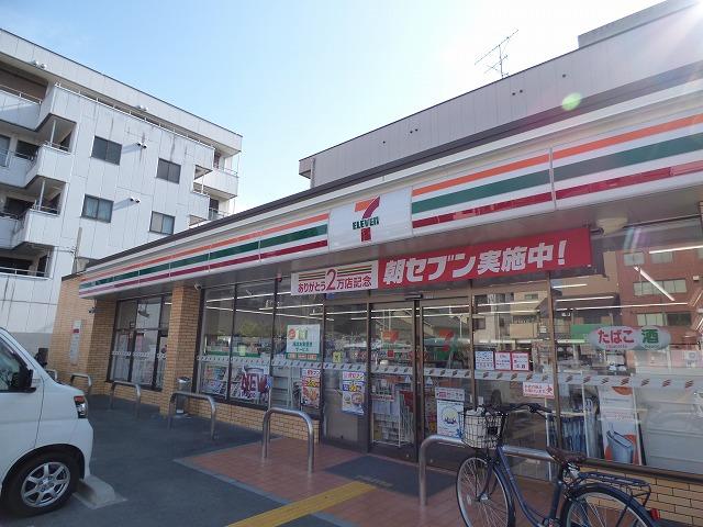 コンビニ　セブンイレブン（コンビニ）まで755m