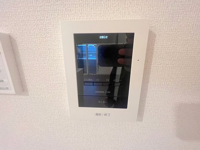セキュリティ　TVモニターホンで来客が誰か確認してから開けて下さいね