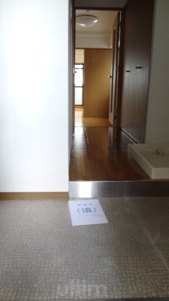 玄関　※別タイプのお写真のお部屋です。ご参考までに！