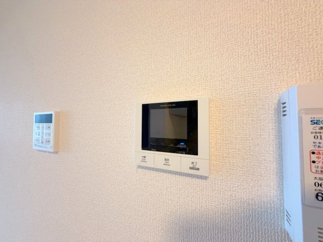 セキュリティ　TVモニターホンで来客が誰か確認してから開けて下さいね