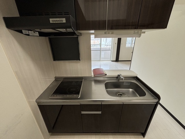 キッチン　★別部屋参考写真です★床色が違う場合がございます★