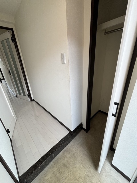 玄関　★別部屋参考写真です★床色が違う場合がございます★