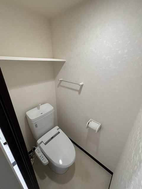 トイレ　★別部屋参考写真です★床色が違う場合がございます★