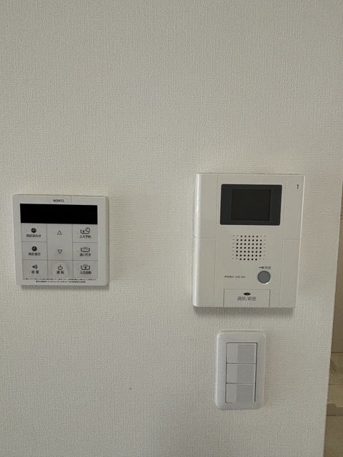 セキュリティ　★別部屋参考写真です★床色が違う場合がございます★