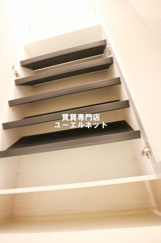 その他設備　収納力たっぷりのシューズボックスで玄関すっきり！