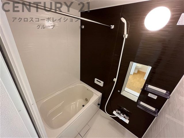 バス・シャワールーム　浴室乾燥機付きで便利です！
