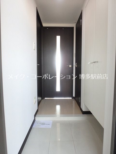 玄関　※写真は参考写真