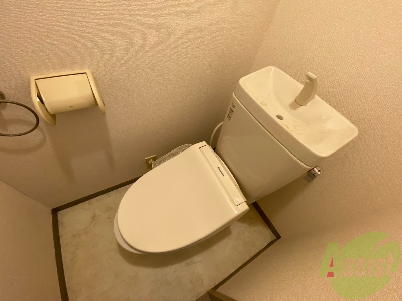 トイレ　トイレは温水洗浄便座で、とても快適にご利用いただけます。