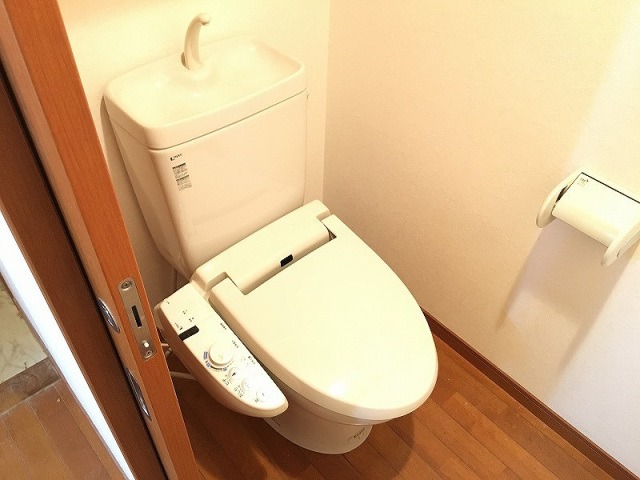 トイレ　ウォシュレット完備