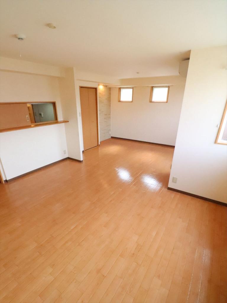 居室・リビング　12.2帖の広々としたお部屋です