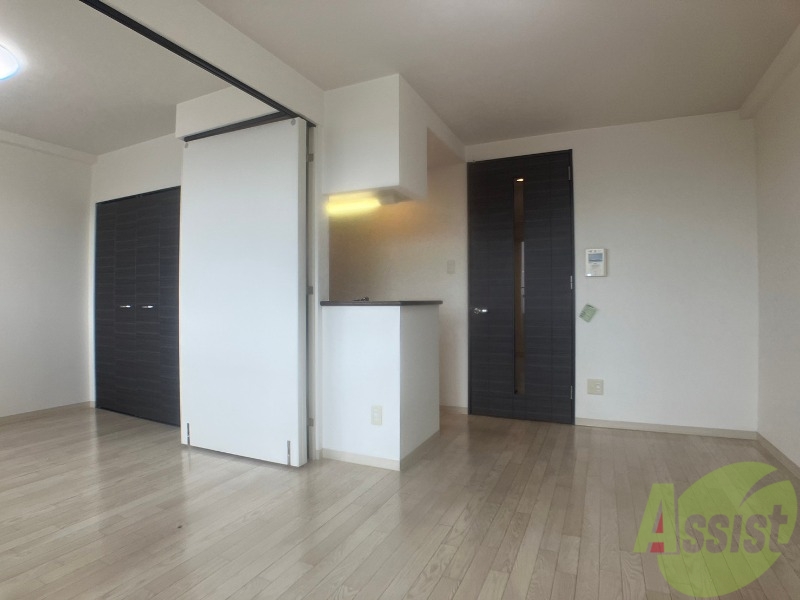 居室・リビング　広くてキレイなお部屋が広がっていて、充実した生活が送れそう。