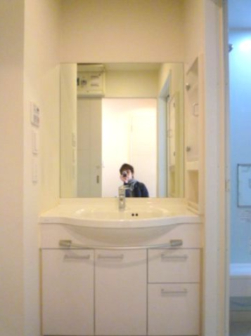 洗面設備　写真は同タイプ住居です。