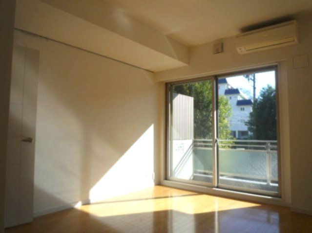 居室・リビング　写真は同タイプ住居です。