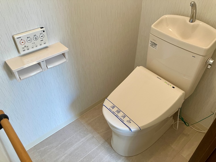 トイレ　嬉しい温水洗浄便座♪