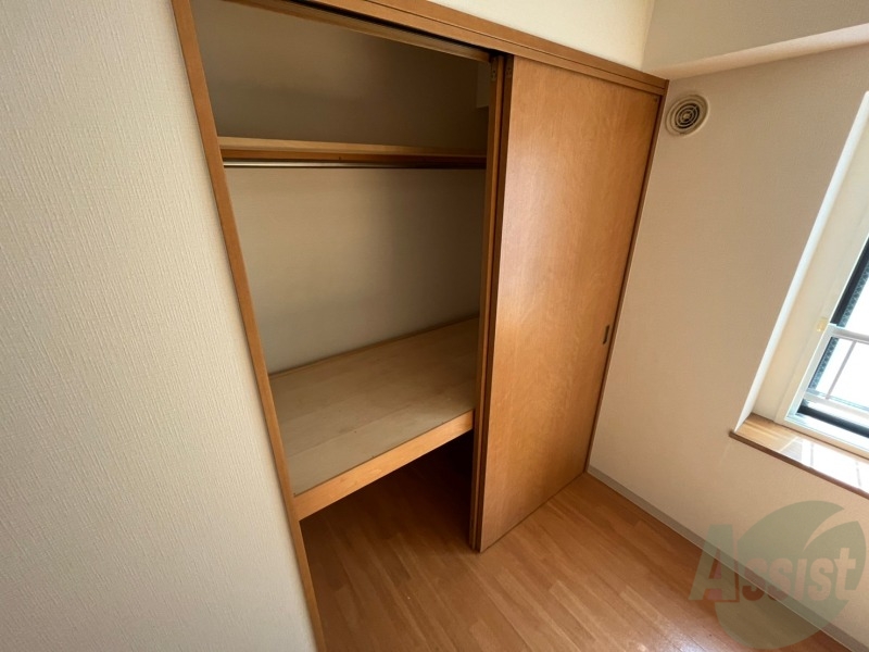 収納　洋室の収納です。部屋がすっきり片付きます。