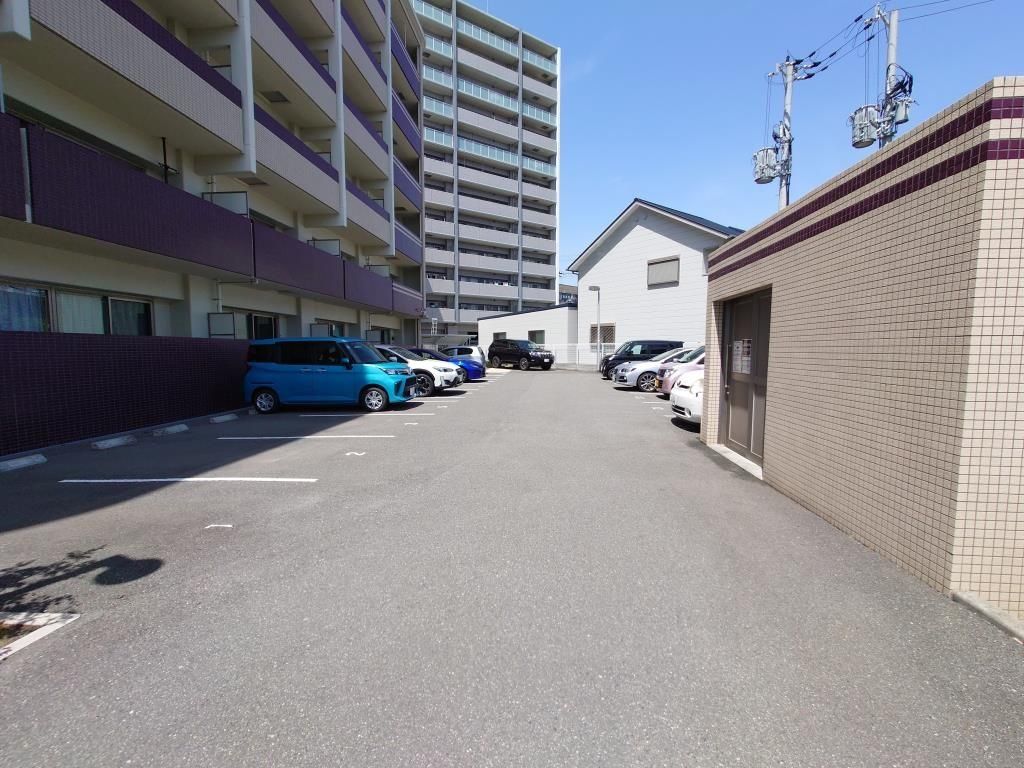 駐車場　駐車場