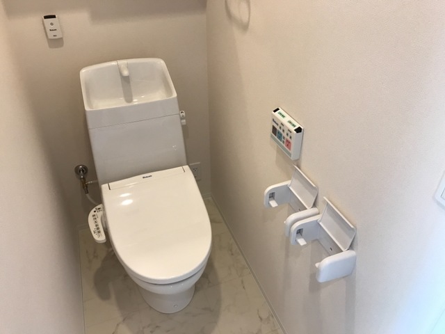 トイレ　シャワー付トイレ