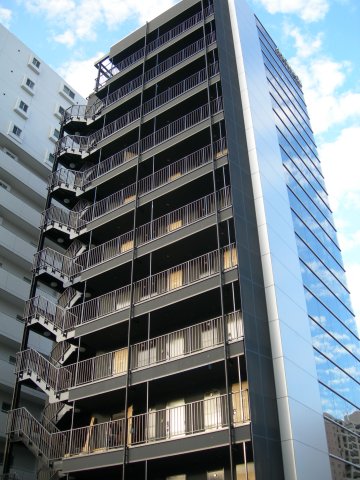 建物外観　関内駅から徒歩４分の駅近賃貸マンションです。