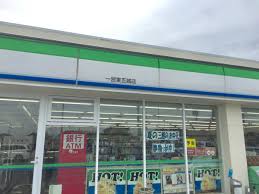コンビニ　ファミリーマート一宮東五城店（コンビニ）まで674m