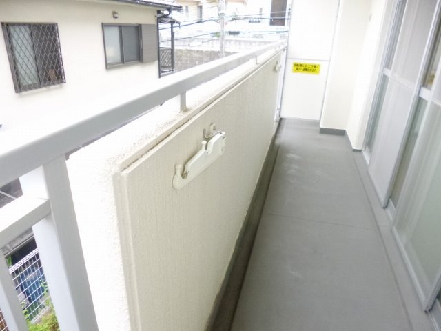 バルコニー　異なる号室の室内写真です