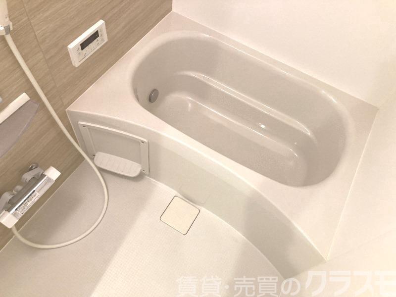 バス・シャワールーム　浴室乾燥機＆追い焚き機能付きバス♪