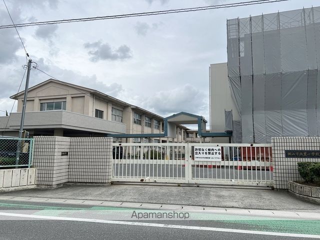 小学校　岡山市立豊小学校（小学校）まで802m