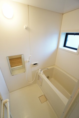バス・シャワールーム　※同物件、同タイプ、間取り反転のお部屋