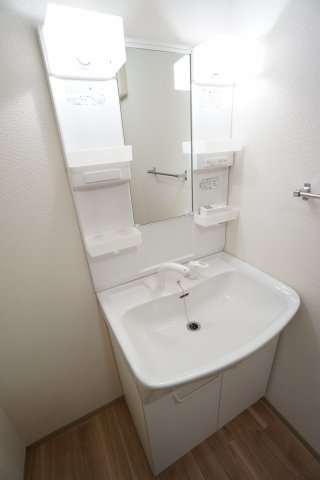 洗面設備　※同物件、同タイプ、間取り反転のお部屋
