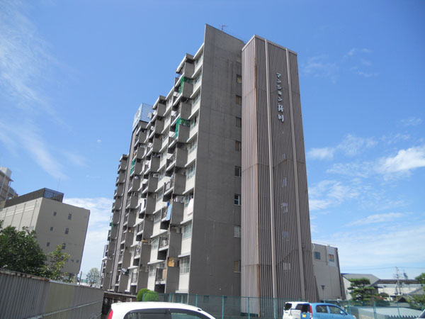マンション新川の外観写真