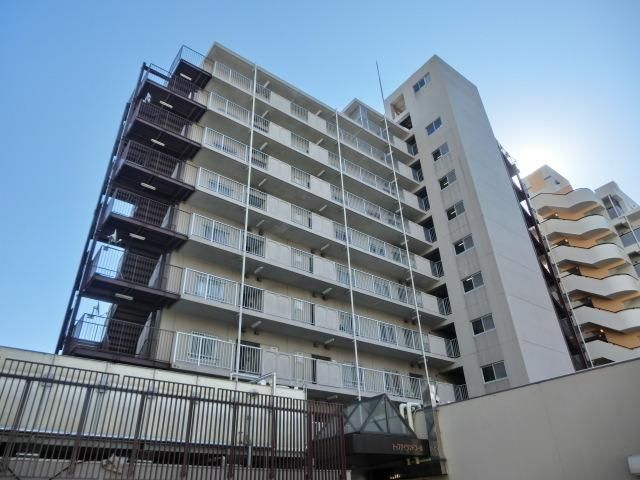 建物外観　本八幡駅徒歩３分