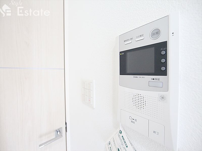 セキュリティ　モニター付きインターホン