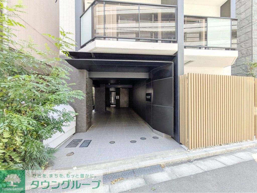 エントランス　駐車場