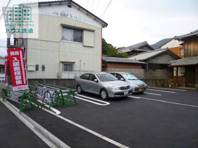 駐車場　駐車場