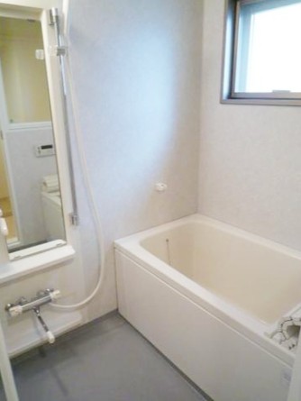 バス・シャワールーム　※別部屋参考写真
