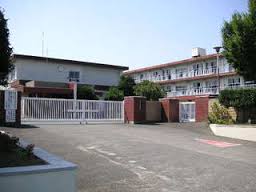 中学校　三島市立中郷西中学校（中学校）まで510m