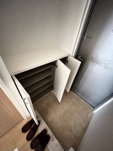 玄関　収納もある玄関です