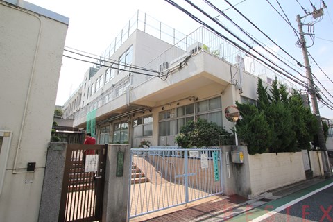 小学校　文京区立小日向台町小学校（小学校）まで659m
