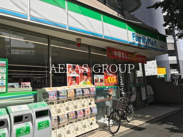コンビニ　ファミリーマート文京音羽一丁目店（コンビニ）まで182m