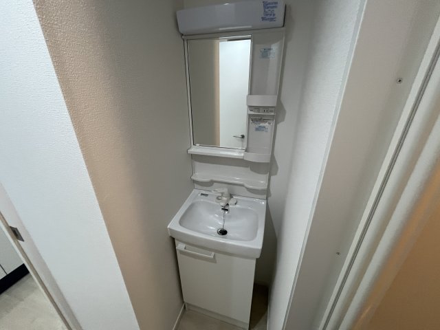 洗面設備　独立洗面化粧台付き