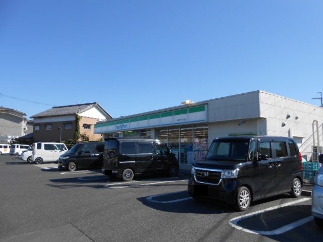 コンビニ　ファミリーマートひばり丘店様（コンビニ）まで50m
