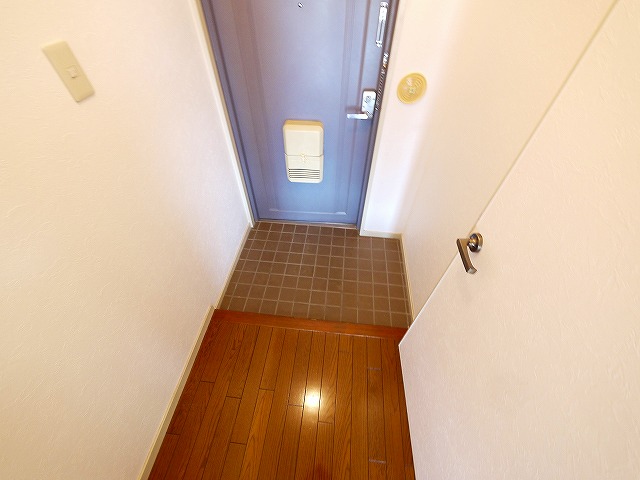 玄関　収納もある玄関です