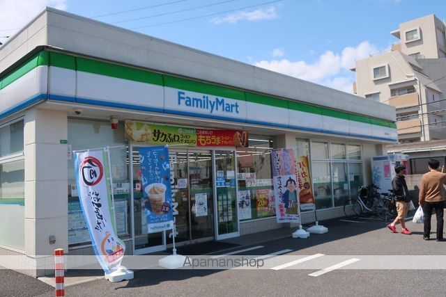 コンビニ　ファミリーマート（コンビニ）まで370m