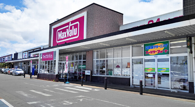 スーパー　Maxvaluエクスプレス西梅田店（スーパー）まで428m