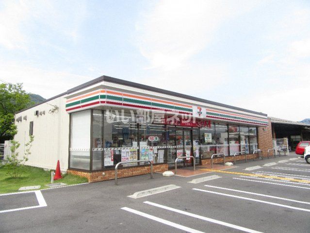 コンビニ　セブンイレブン 丹波春日黒井店（コンビニ）まで859m