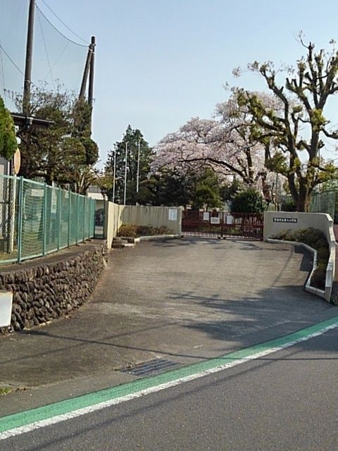 小学校　青梅市立第六小学校（小学校）まで170m