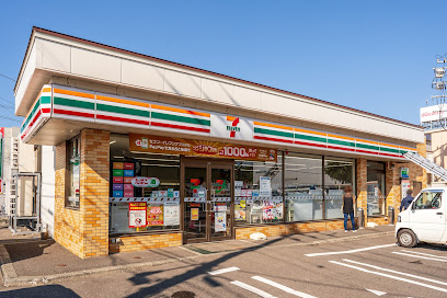コンビニ　セブンイレブン札幌豊平13丁目店（コンビニ）まで204m