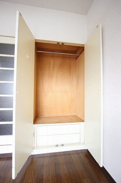 収納　同物件別号室のものです。