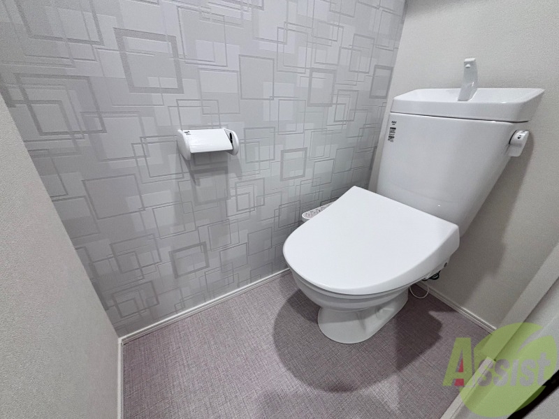 トイレ　こちらはトイレになります。ウォシュレット機能付です。