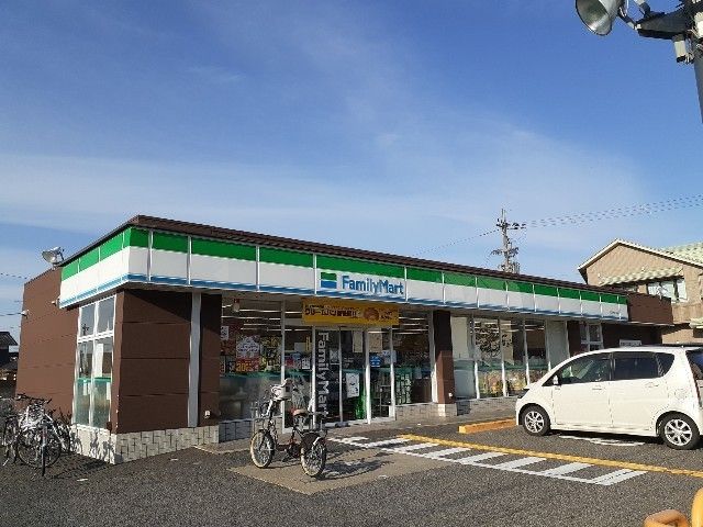 コンビニ　ファミリーマート八日市東浜店様（コンビニ）まで390m